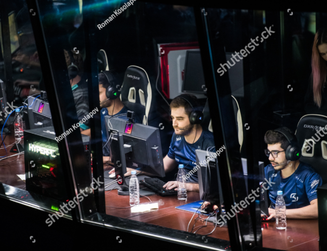 The Ultimate Gaming Xmas Guide: Gifts, Deals, Decor & Festive Fun for Gamers